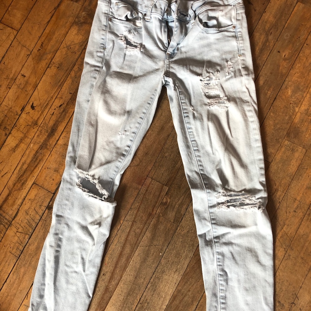 American Eagle Light Wash Jeans